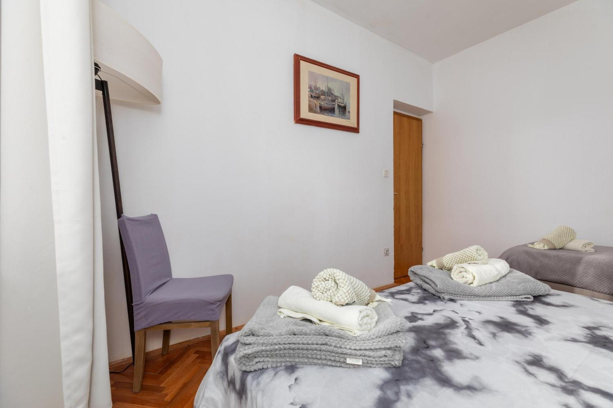 Apartments By The Sea Balica Rat, Omis - 1065 Rom bilde