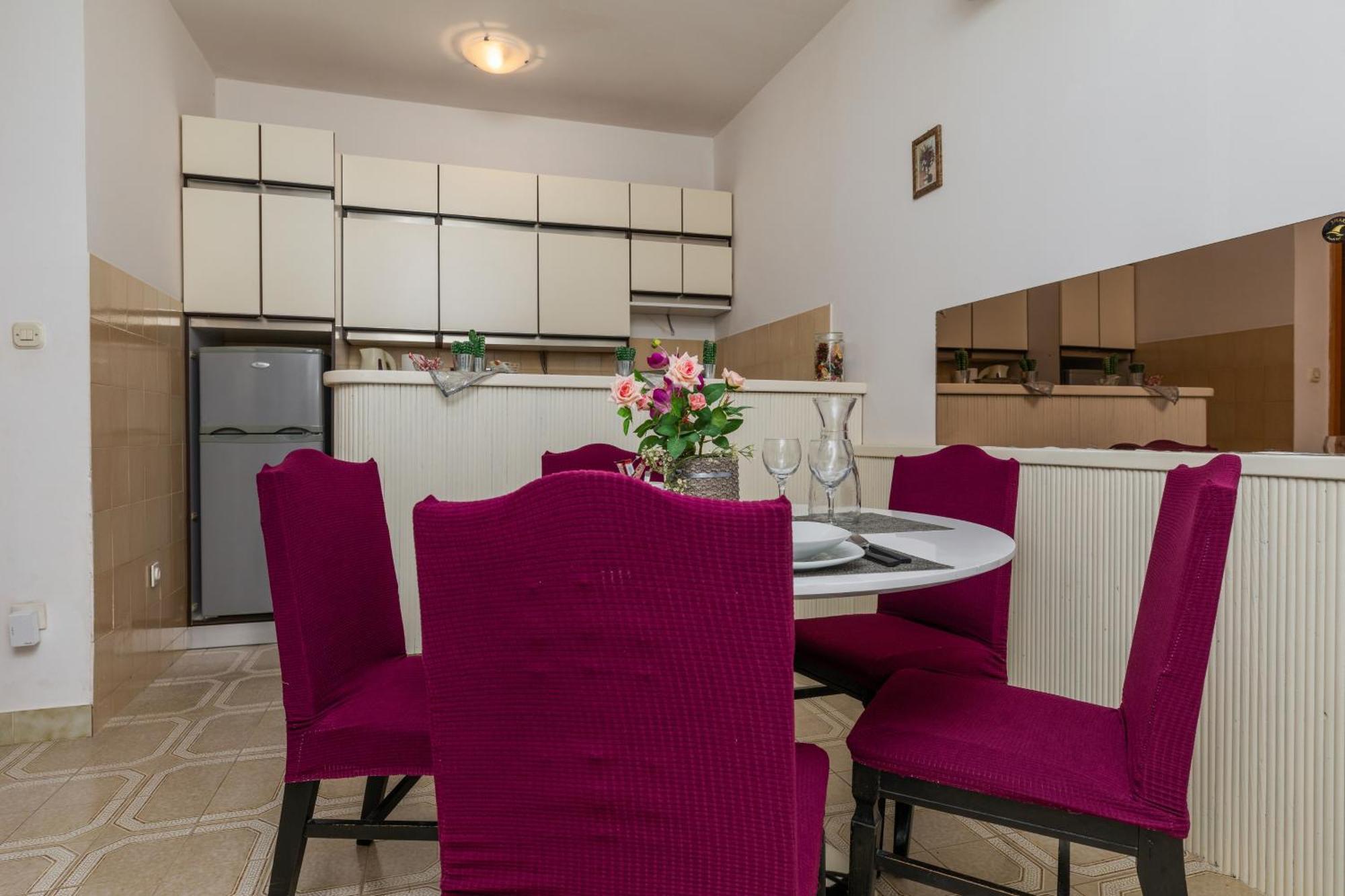 Apartments By The Sea Balica Rat, Omis - 1065 Rom bilde